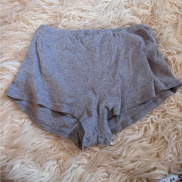 Victoria's Secret PINK Halloween Dog Grey T-Shirt & Shorts Pajama Set - Picture 10 of 10